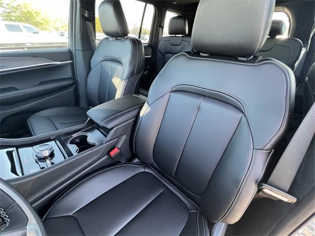 new 2025 Jeep Grand Cherokee car, priced at $44,208