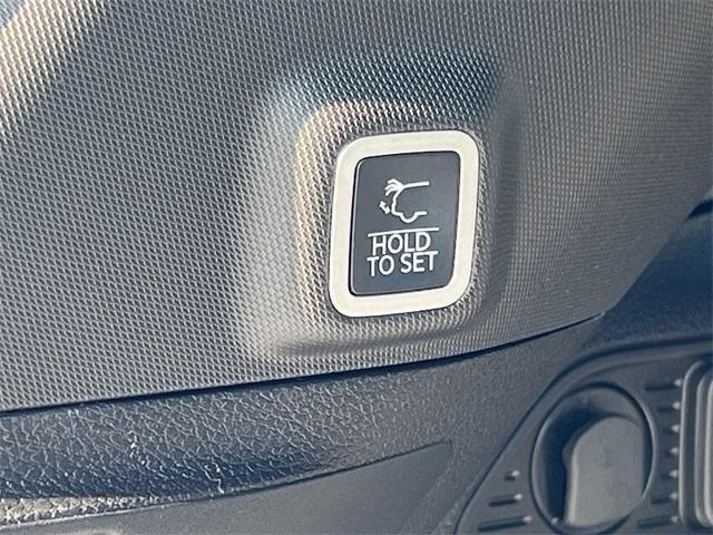 new 2025 Jeep Grand Cherokee car, priced at $44,208