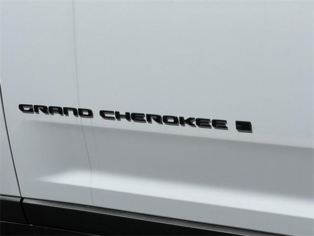 new 2025 Jeep Grand Cherokee car, priced at $52,140