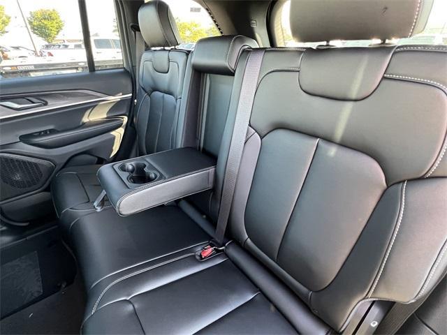 new 2025 Jeep Grand Cherokee car, priced at $41,945