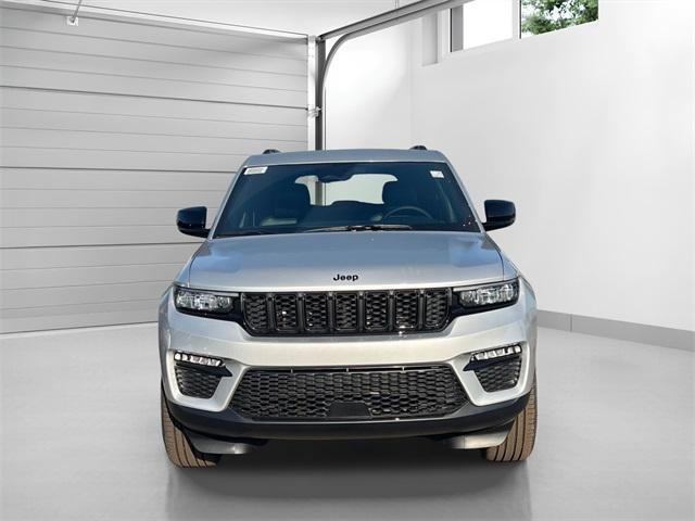 new 2025 Jeep Grand Cherokee car, priced at $41,945