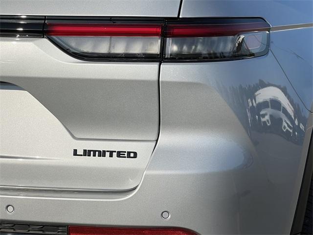 new 2025 Jeep Grand Cherokee car, priced at $41,945