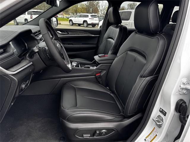 new 2025 Jeep Grand Cherokee car, priced at $49,625