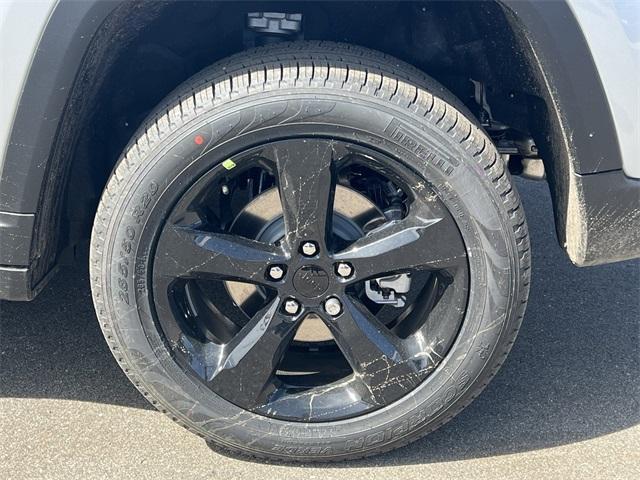 new 2025 Jeep Grand Cherokee car, priced at $52,735