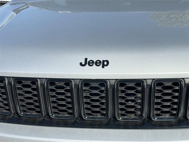 new 2024 Jeep Grand Cherokee car, priced at $49,199