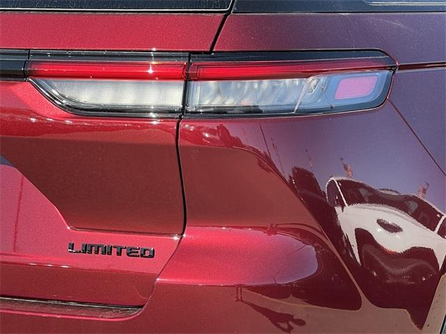 new 2025 Jeep Grand Cherokee car, priced at $48,208