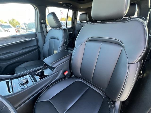 new 2025 Jeep Grand Cherokee car, priced at $48,208