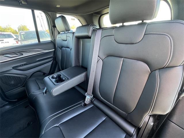 new 2025 Jeep Grand Cherokee car, priced at $48,208