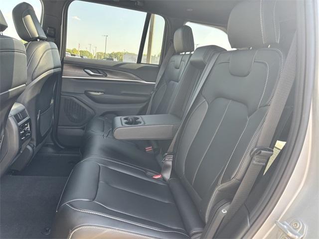 new 2025 Jeep Grand Cherokee car, priced at $48,333