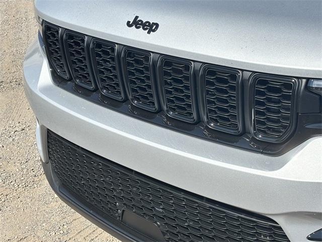 new 2025 Jeep Grand Cherokee car, priced at $48,333
