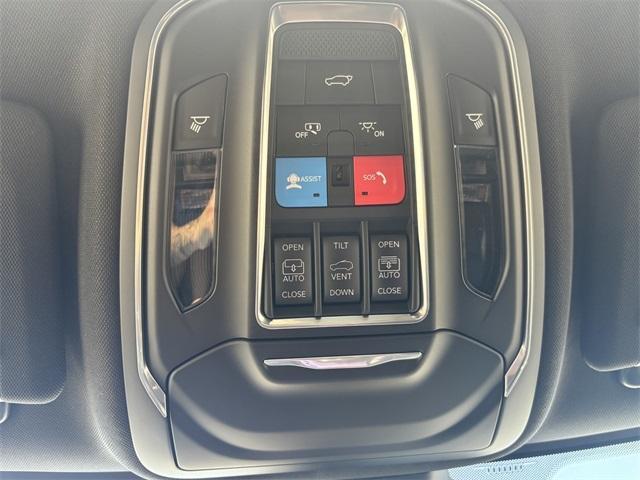 new 2025 Jeep Grand Cherokee car, priced at $48,333