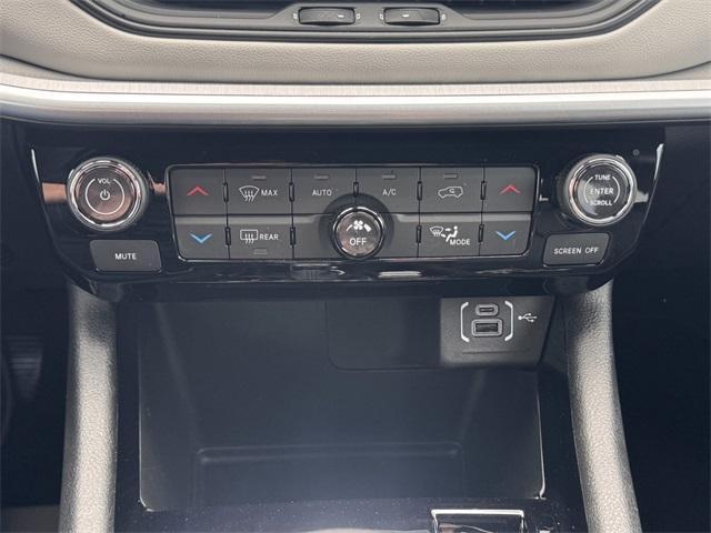 used 2025 Jeep Compass car