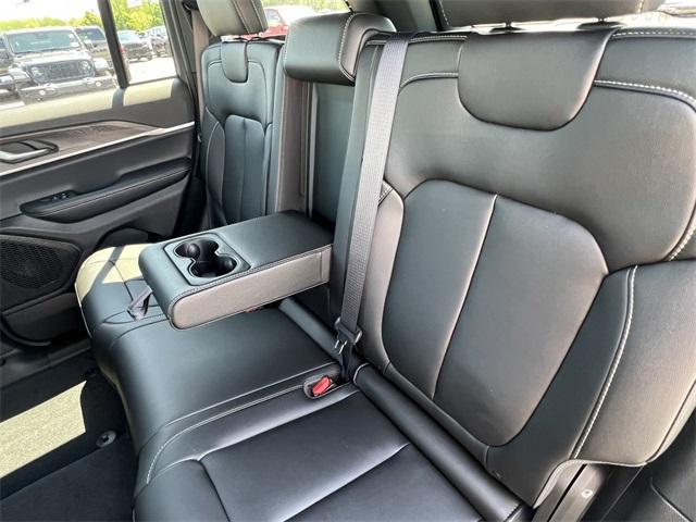 new 2025 Jeep Grand Cherokee car, priced at $48,333