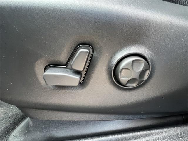 new 2026 Chrysler Pacifica car, priced at $43,433