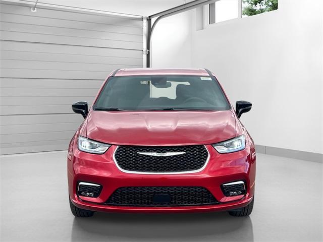 new 2026 Chrysler Pacifica car, priced at $43,433