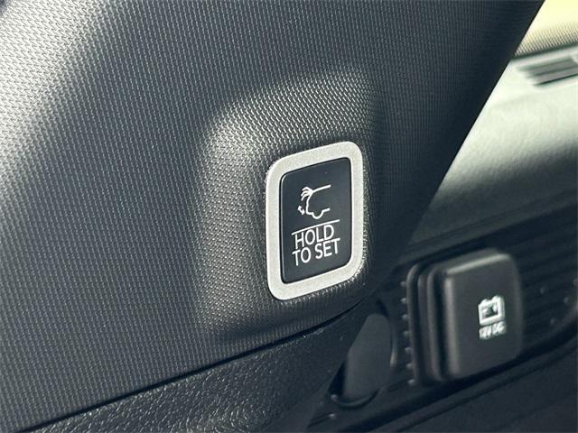 new 2025 Jeep Grand Cherokee car, priced at $46,208