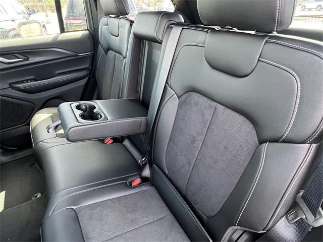 new 2025 Jeep Grand Cherokee car, priced at $48,375
