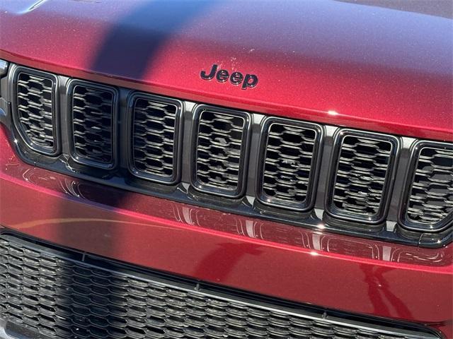 new 2025 Jeep Grand Cherokee car, priced at $52,535