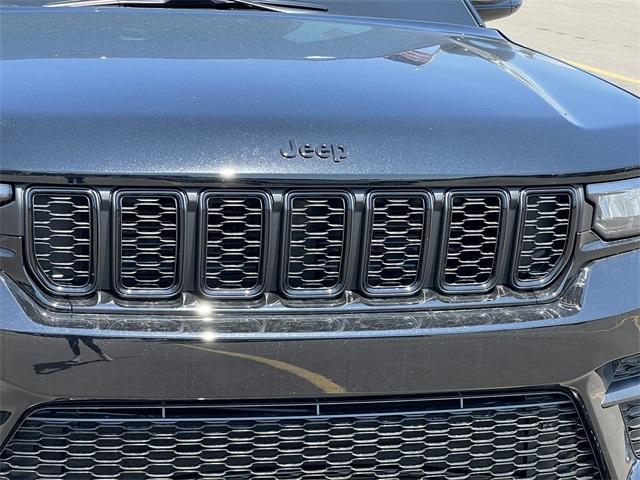 new 2025 Jeep Grand Cherokee car, priced at $43,938
