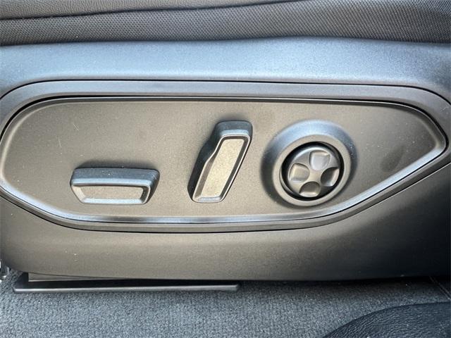 new 2025 Jeep Grand Cherokee car, priced at $43,938