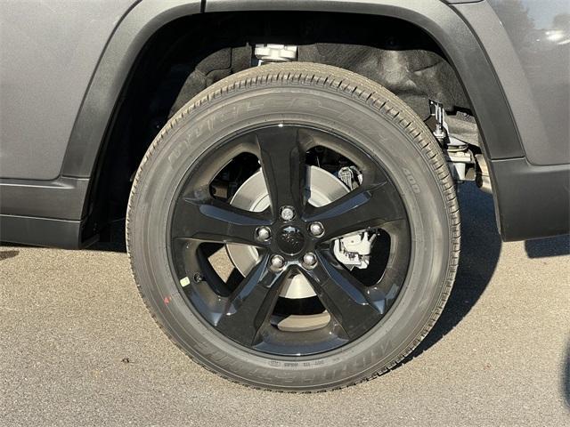 new 2025 Jeep Grand Cherokee car, priced at $43,938