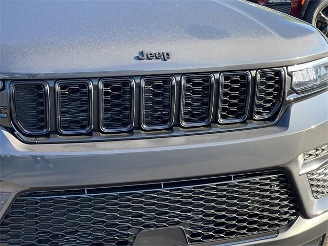 new 2025 Jeep Grand Cherokee car, priced at $43,938
