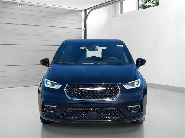 new 2026 Chrysler Pacifica car, priced at $40,067