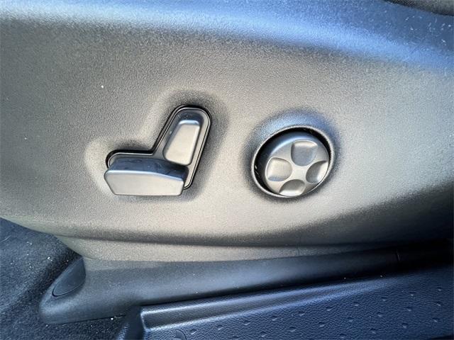 new 2026 Chrysler Pacifica car, priced at $40,067