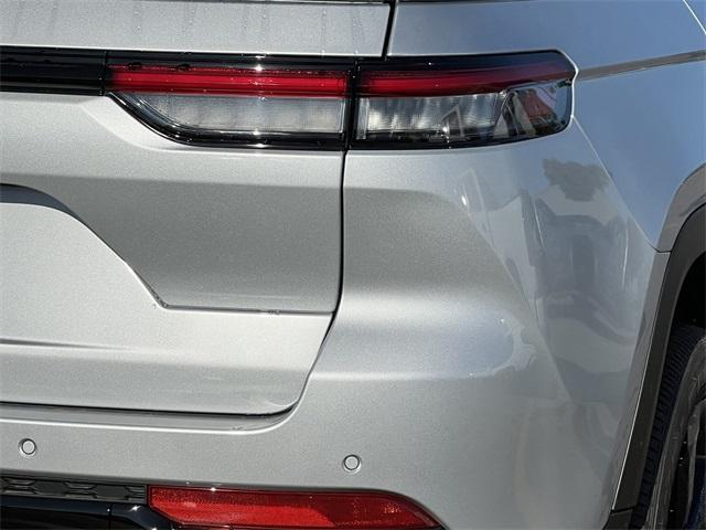 new 2025 Jeep Grand Cherokee car, priced at $43,938