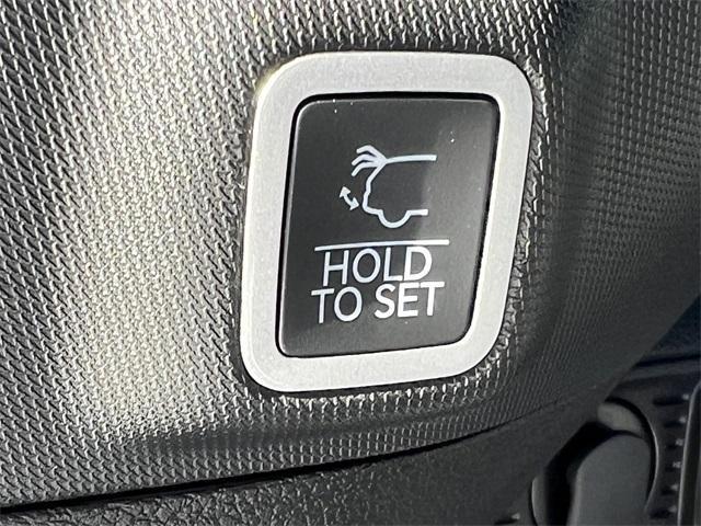 new 2025 Jeep Grand Cherokee car, priced at $43,938