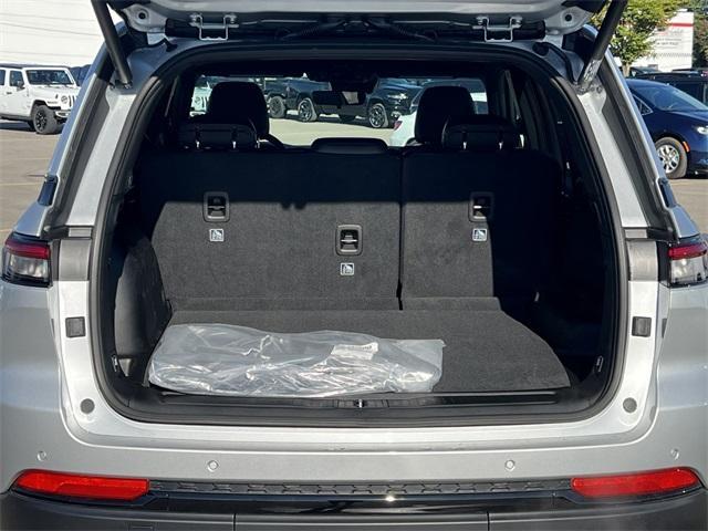 new 2025 Jeep Grand Cherokee car, priced at $43,938