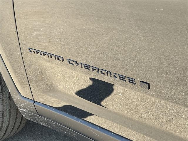 new 2025 Jeep Grand Cherokee car, priced at $48,375