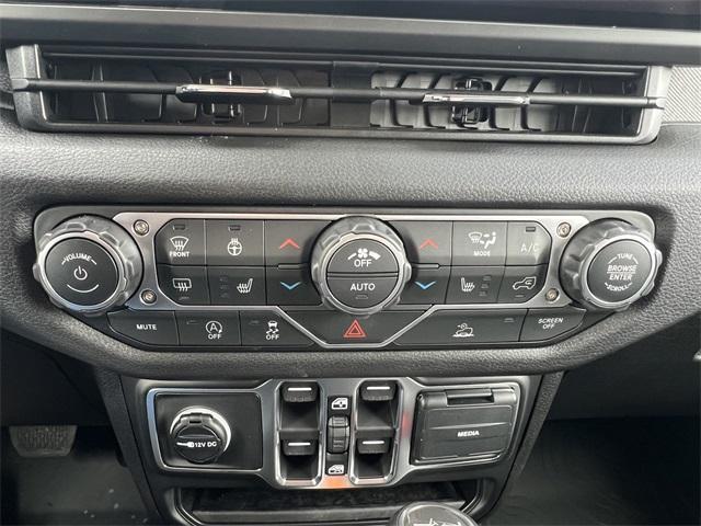 new 2026 Jeep Wrangler car, priced at $47,385