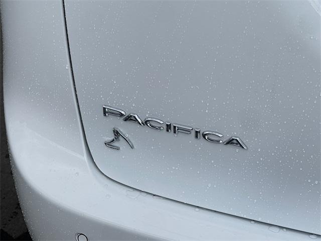 new 2024 Chrysler Pacifica car, priced at $48,061