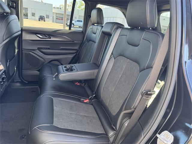 new 2025 Jeep Grand Cherokee car, priced at $46,730