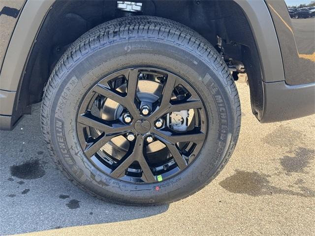 new 2025 Jeep Grand Cherokee car, priced at $46,730