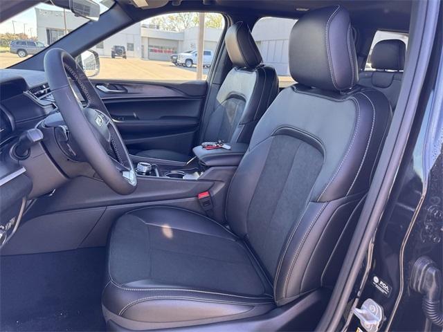 new 2025 Jeep Grand Cherokee car, priced at $46,730