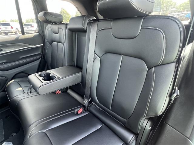 new 2025 Jeep Grand Cherokee car, priced at $48,333