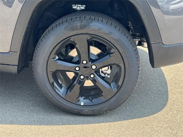 new 2025 Jeep Grand Cherokee car, priced at $42,945