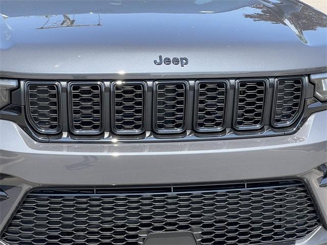 new 2025 Jeep Grand Cherokee car, priced at $42,945