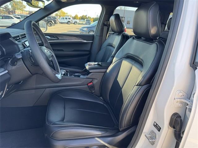 used 2025 Jeep Grand Cherokee car