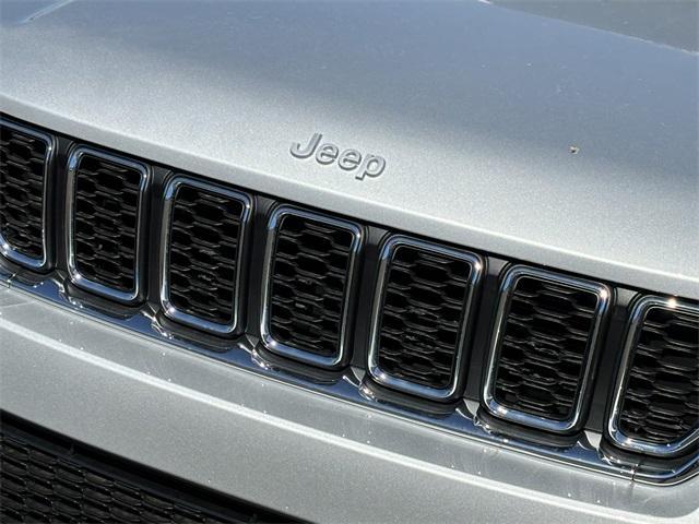 new 2025 Jeep Grand Cherokee car, priced at $43,970