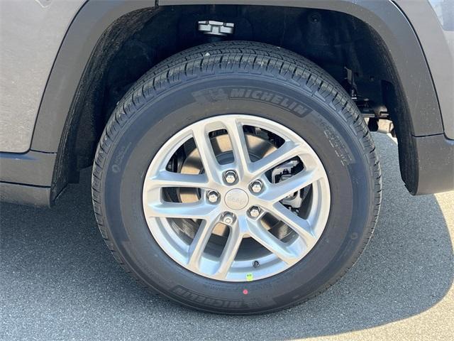 new 2025 Jeep Grand Cherokee car, priced at $44,170