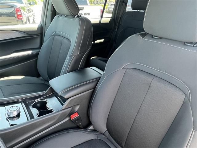 new 2025 Jeep Grand Cherokee car, priced at $44,170