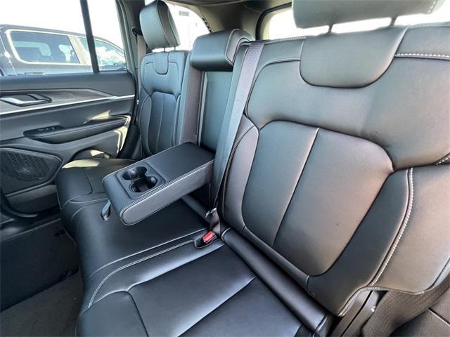 new 2025 Jeep Grand Cherokee car, priced at $48,333