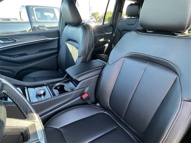 new 2025 Jeep Grand Cherokee car, priced at $48,333