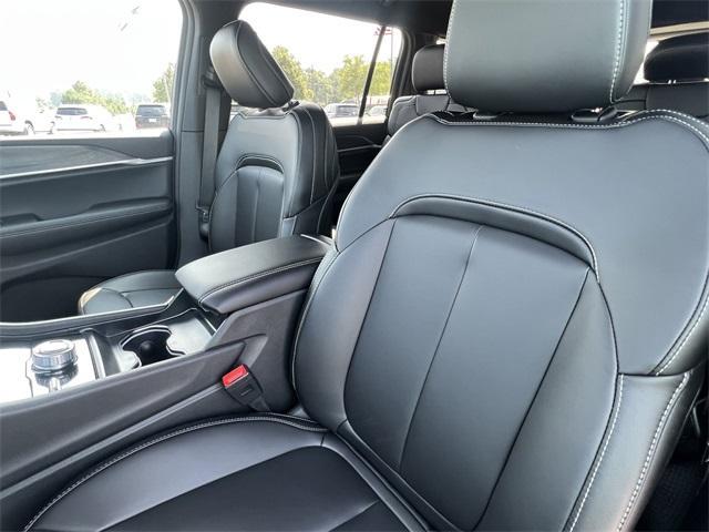 new 2025 Jeep Grand Cherokee L car, priced at $43,655