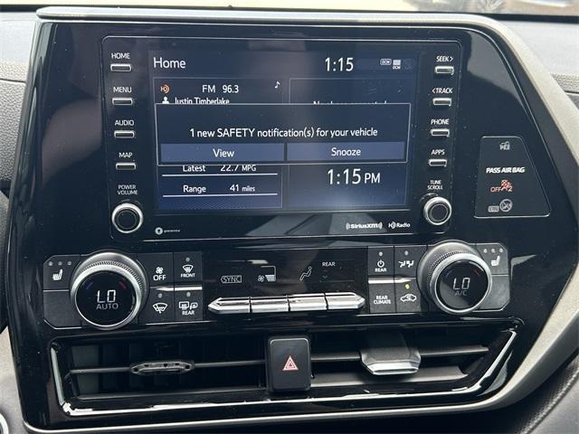 used 2021 Toyota Highlander car, priced at $30,995