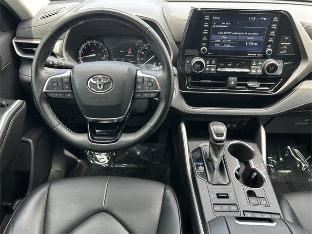 used 2021 Toyota Highlander car, priced at $30,995
