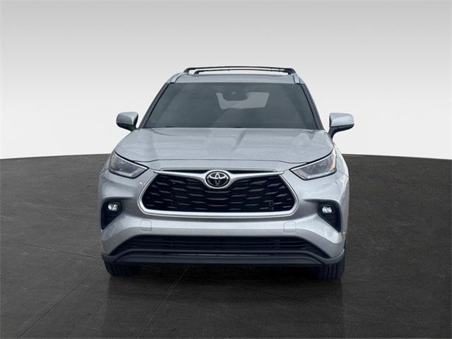 used 2021 Toyota Highlander car, priced at $31,795